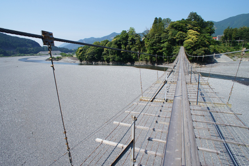 塩郷の吊橋 長さ220メートル・高さ11メートルの写真3