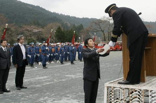 消防団入退団式（2011年）の写真22