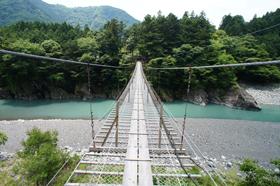 遊湯橋 長さ129メートル・高さ14メートルの写真1