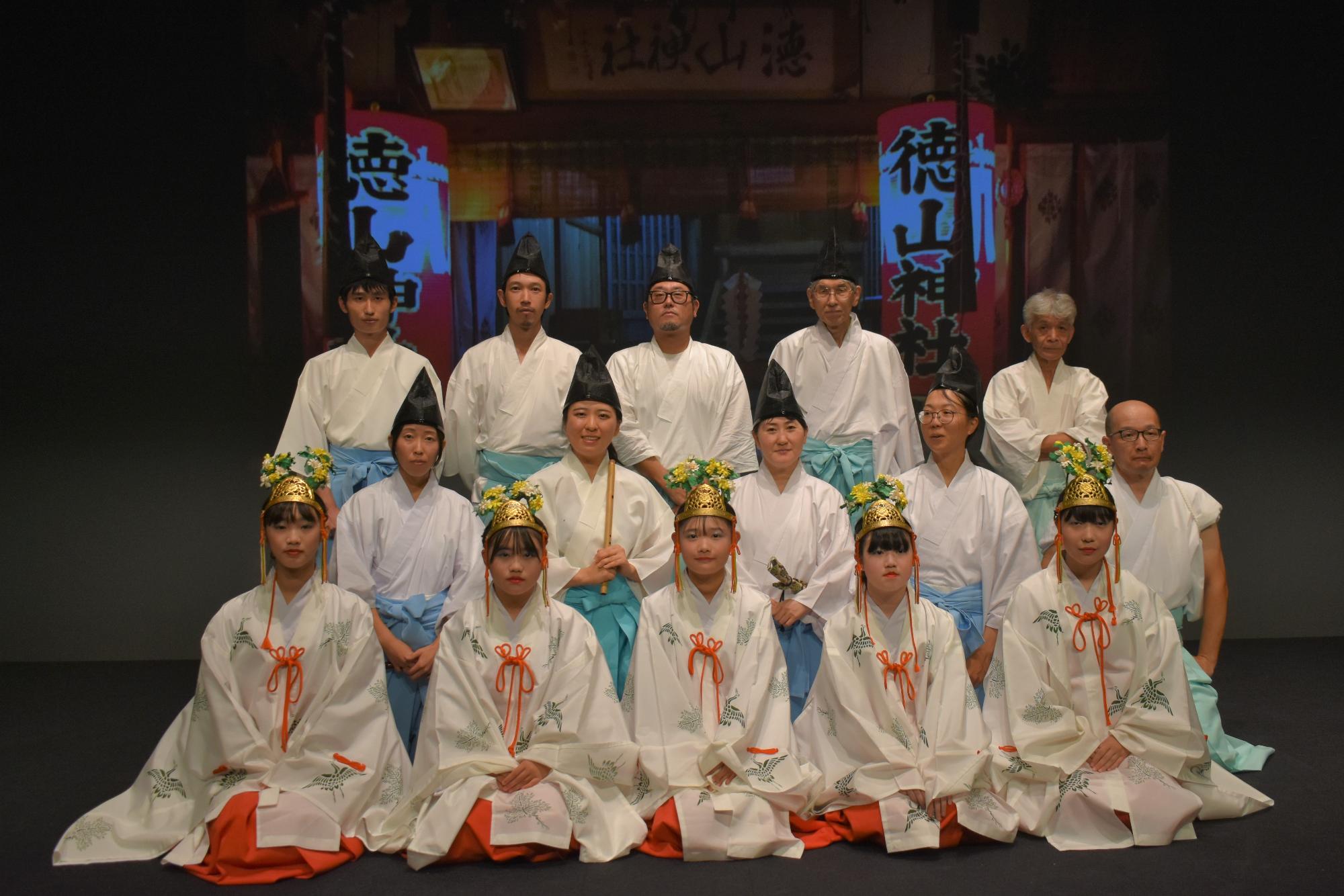 出演者集合写真