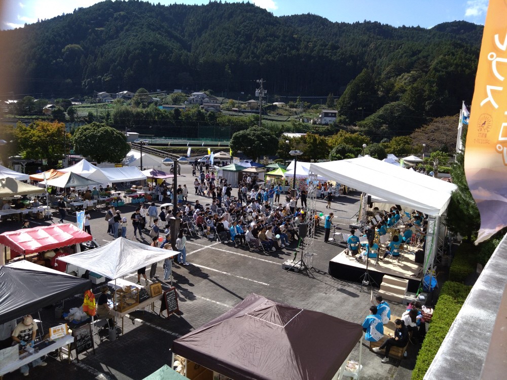 産業文化祭の様子を上から写した写真