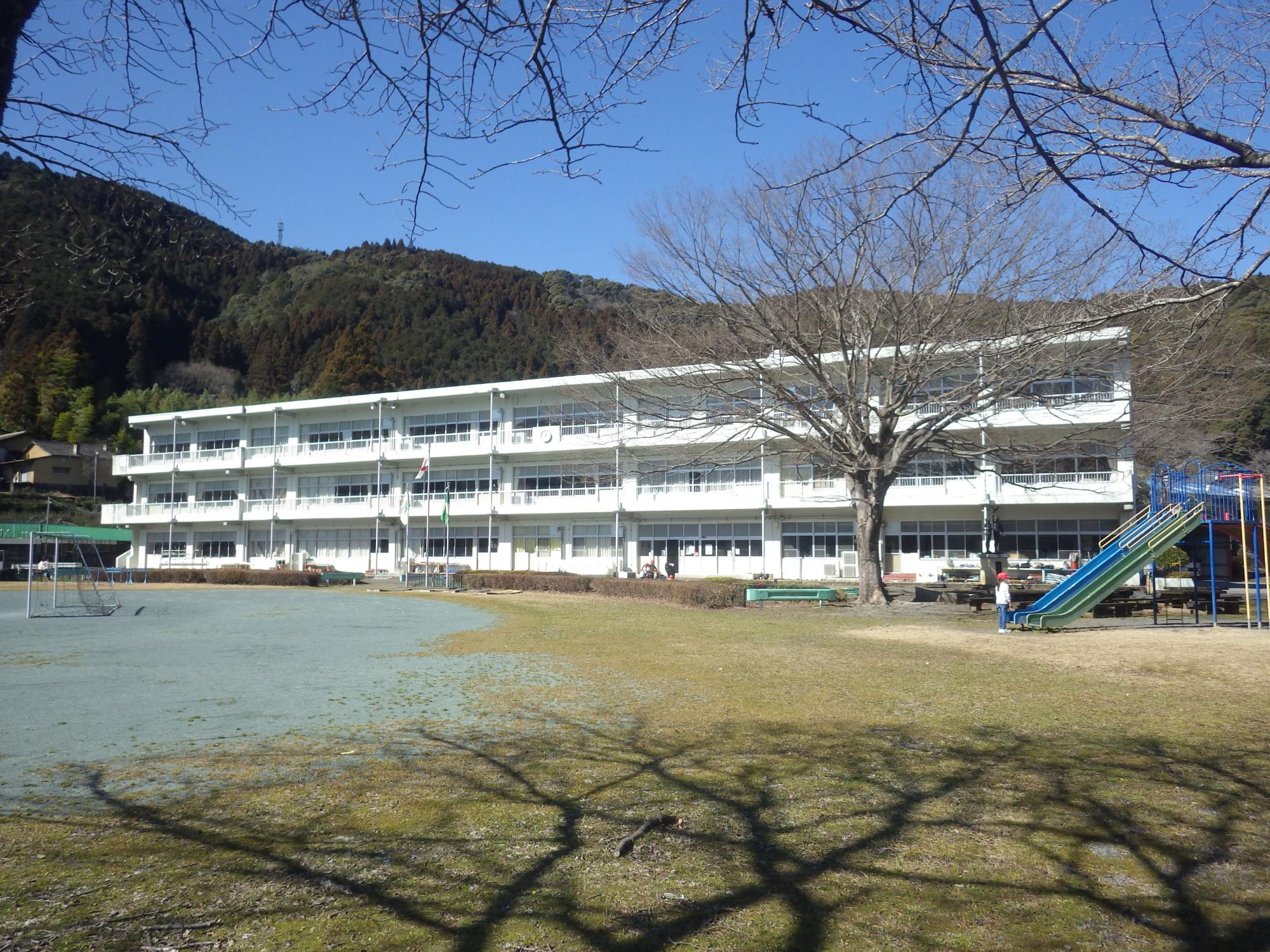 校舎全体1